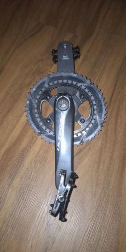 Shimano Ultegra FC-R8000 Crankset, paired with an Absolute Black Oval 53/39T chainring,