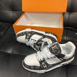 Men’s Shoes Size 8