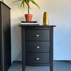 Nightstand 