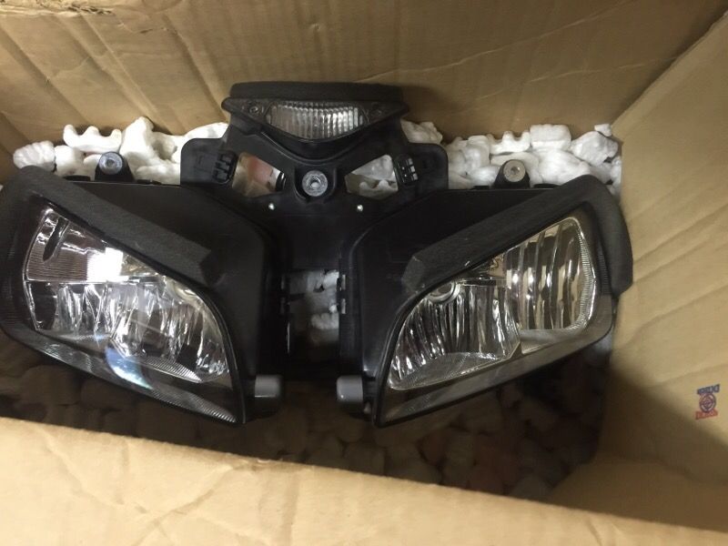 07 Honda Cbr 1000rr oem headlight