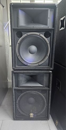 Yamaha loud speakers