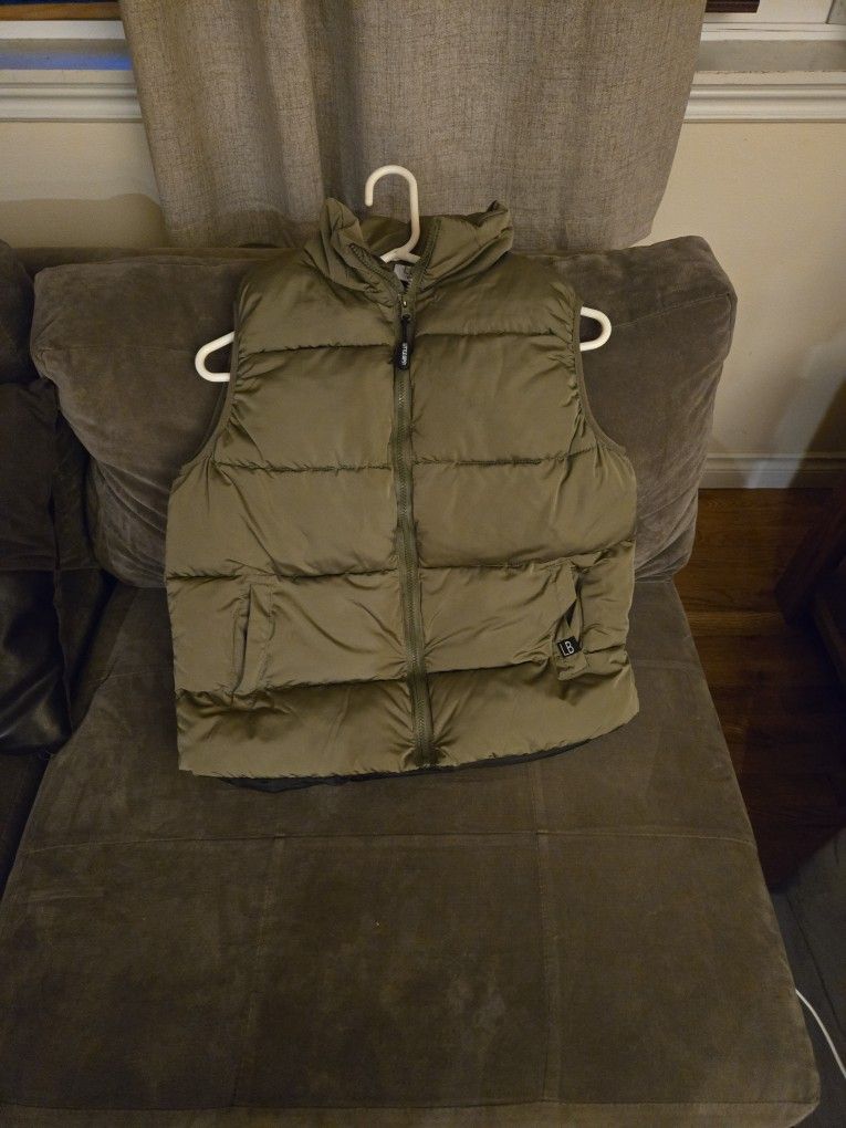 New Little Bipsy Puffer Vest Size Medium