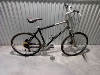 BICYCLE GIANT 21 SPEED SIZE 26 BRAND NEW