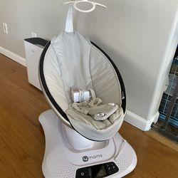 4Moms  MamaRoo Baby Swing