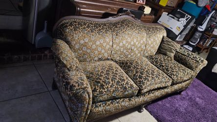 Vintage moody printed living room sofa set