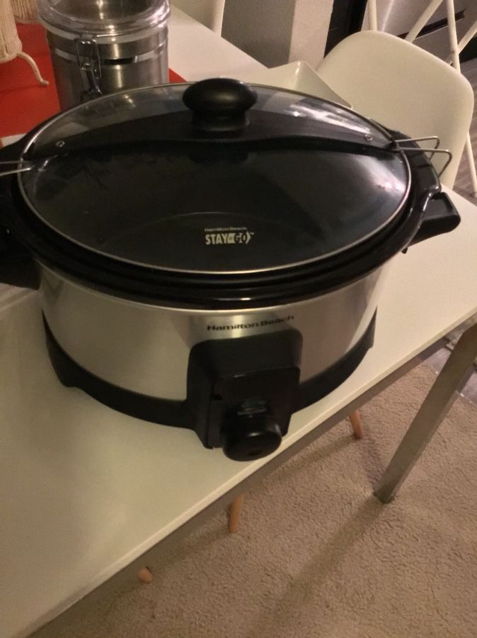 Crock pot $20. Never used