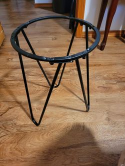 Legs and rings for table