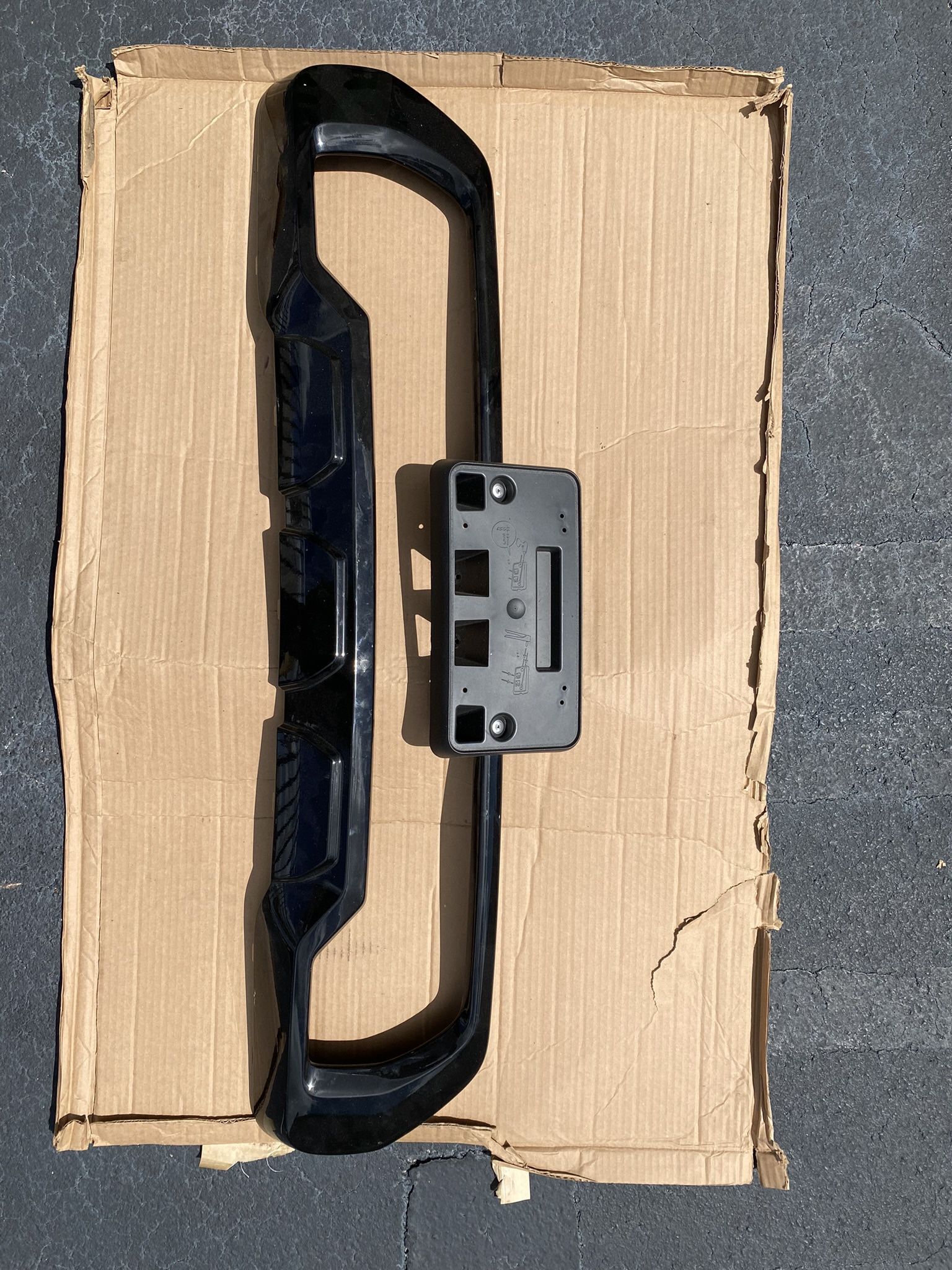 2021/22 GMC SIERRA 2500 AT4 OEM FACTORY PLASTIC FRONT BUMPER COVER