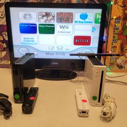 Working Nintendo Wii GameCube Console Set