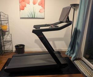 2023 Peloton Tread Excellent Condition 0-50 Rides - Sunnyvale, CA