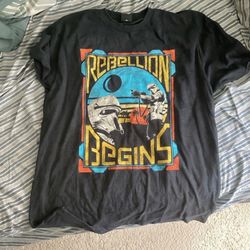 Rogue One “Rebellion Begins” Graphic Tee – Size L