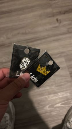 Hat pins