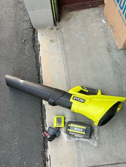 Ryobi 40V 120 MPH 550 CFM Cordless Battery Leaf Blower With 4.0 Ah Battery and Charger