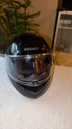 Sedici Strada II Moto helmet and accessories