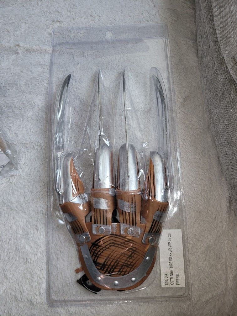 Freddy Krueger Glove - A Nightmare on Elm Street