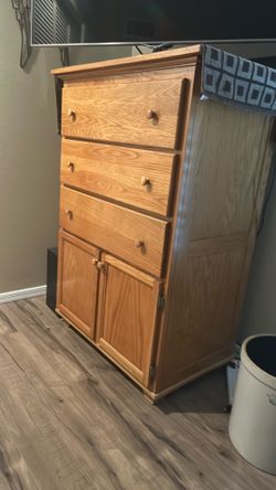 Dresser