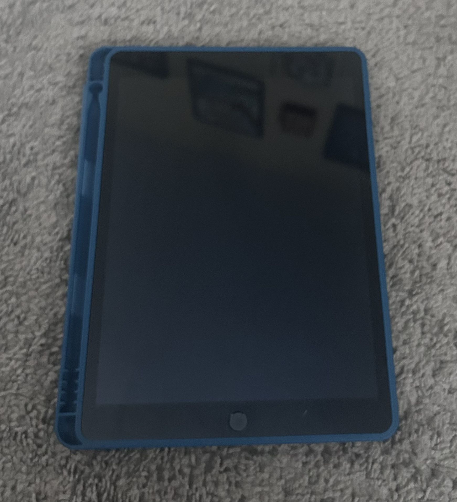 Like New - Barely used iPad (9th Generation)