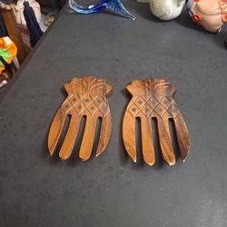 Hand-carved Wooden Pineapple Design Salad Hand Claws, Tossing & Serving Forks & Great Kitchen Decor, Looks Like Acacia Wood 7"L x 3 5/8"W