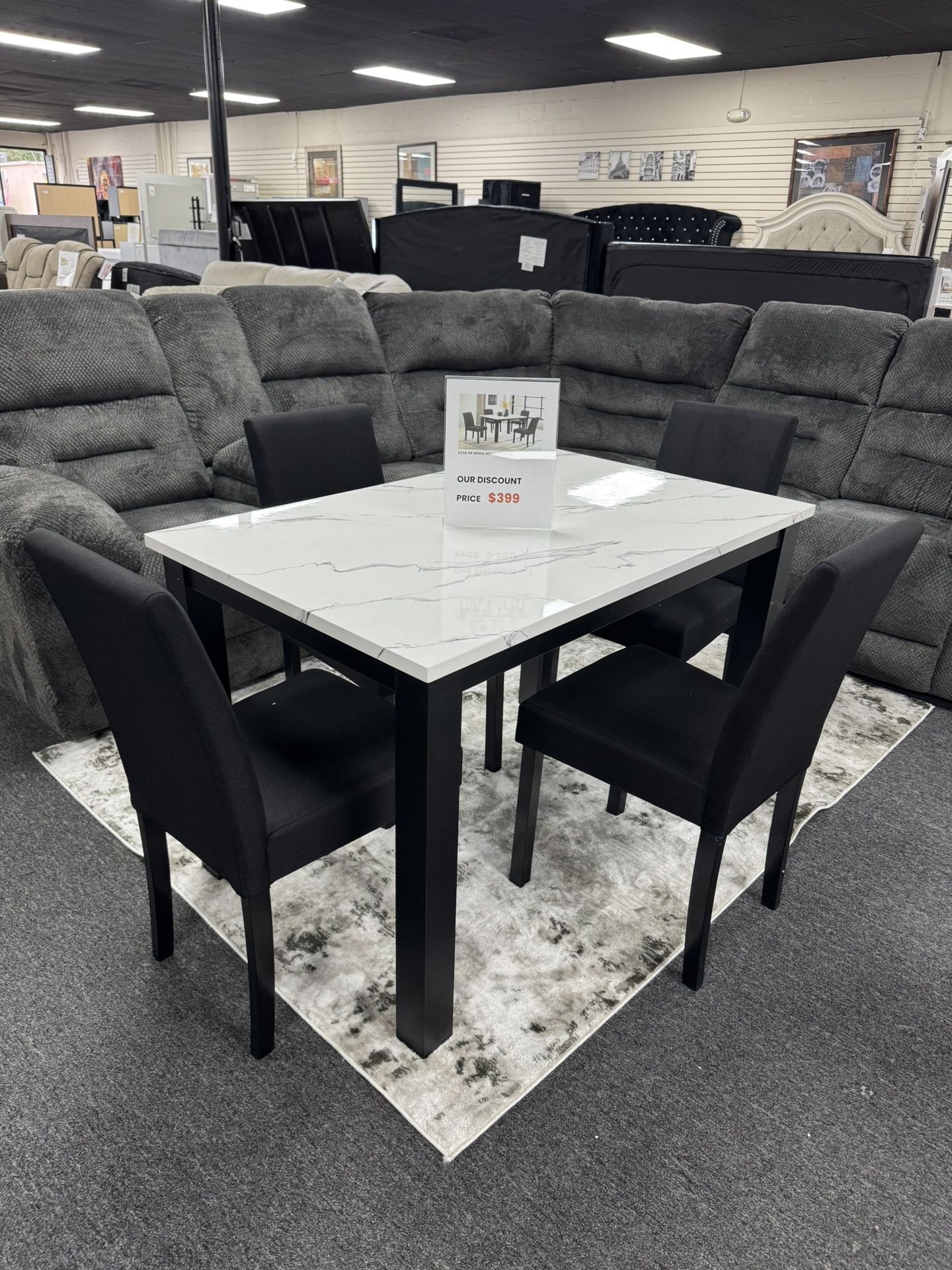 Dining Table Set. 🚚WE DELIVER🚚