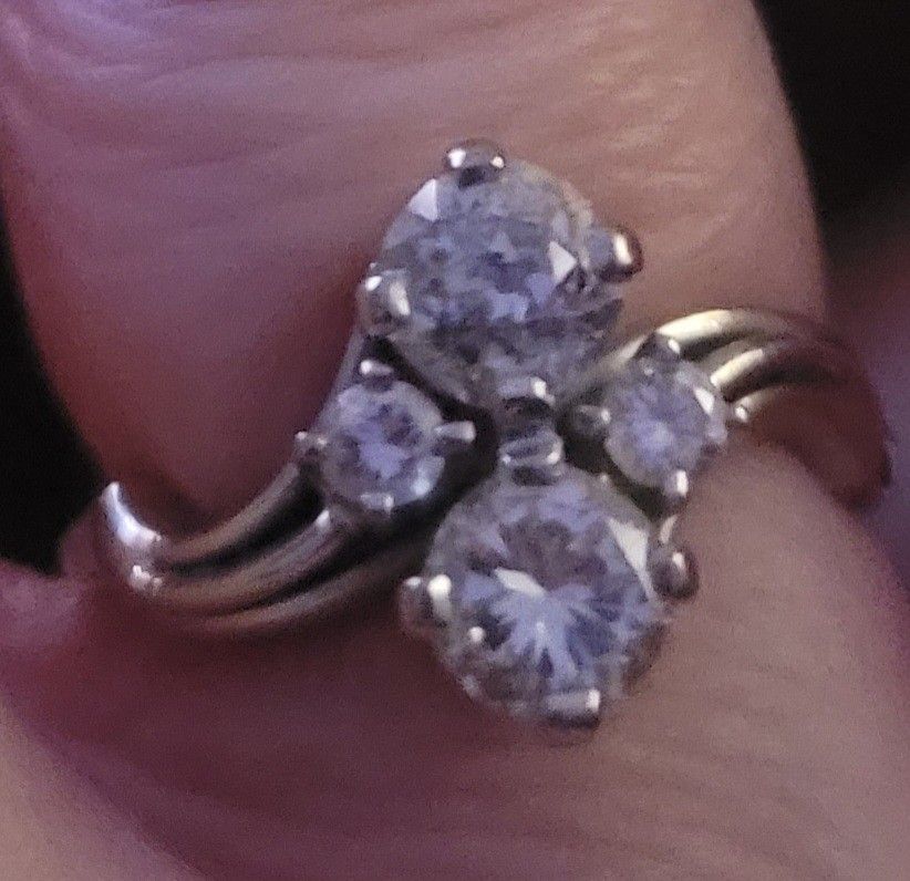 Gorgeous White Gold Diamond Ring