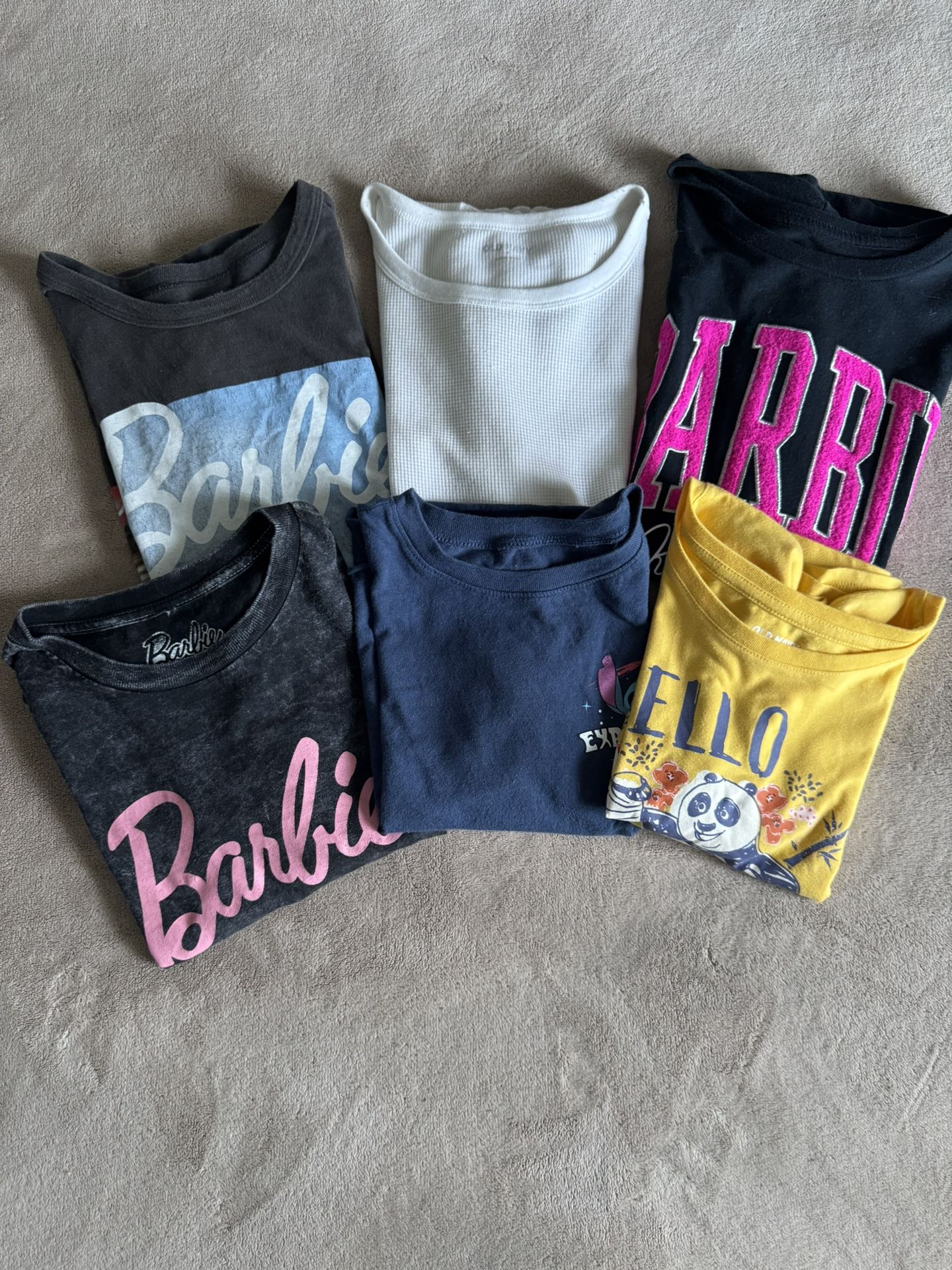 LIKE NEW/ 6 Women’s shirts- size (M & XS)