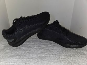 Under Armour Charger  Men's Size 10.5  Running Shoe New (Price Is Firm)