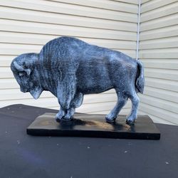 The Old Gray , Buffalo Statue