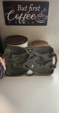 Vintage 1996 John Wright Cast Iron Duck Mold