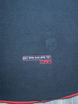 Tapete original para la cajuela de un Toyota Camry del 2019 en adelante
