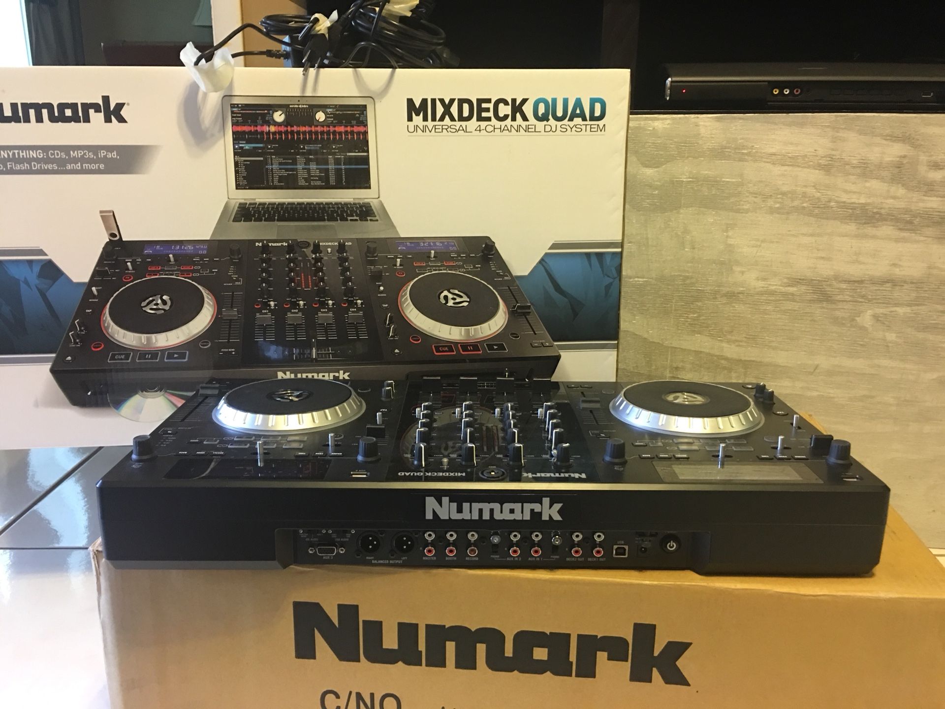 Numark Mixdeck Quad 4