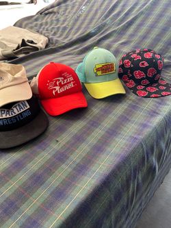 Caps