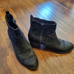 Women Boots Size 9 Old Navy