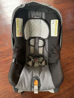 Chicco Keyfit 30 infant car seat with base