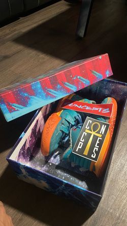 Kyrie 7 horus (special box) /need to sell asap!!