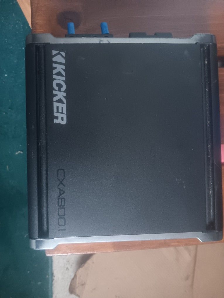 Kicker Amp