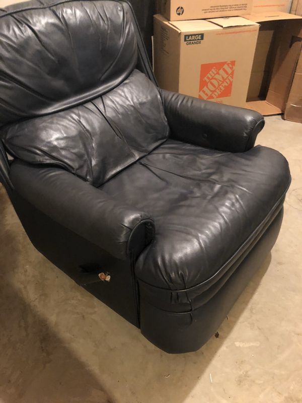 Lazy Boy ReclinerNavy Blue for Sale in Spring Grove, IL OfferUp