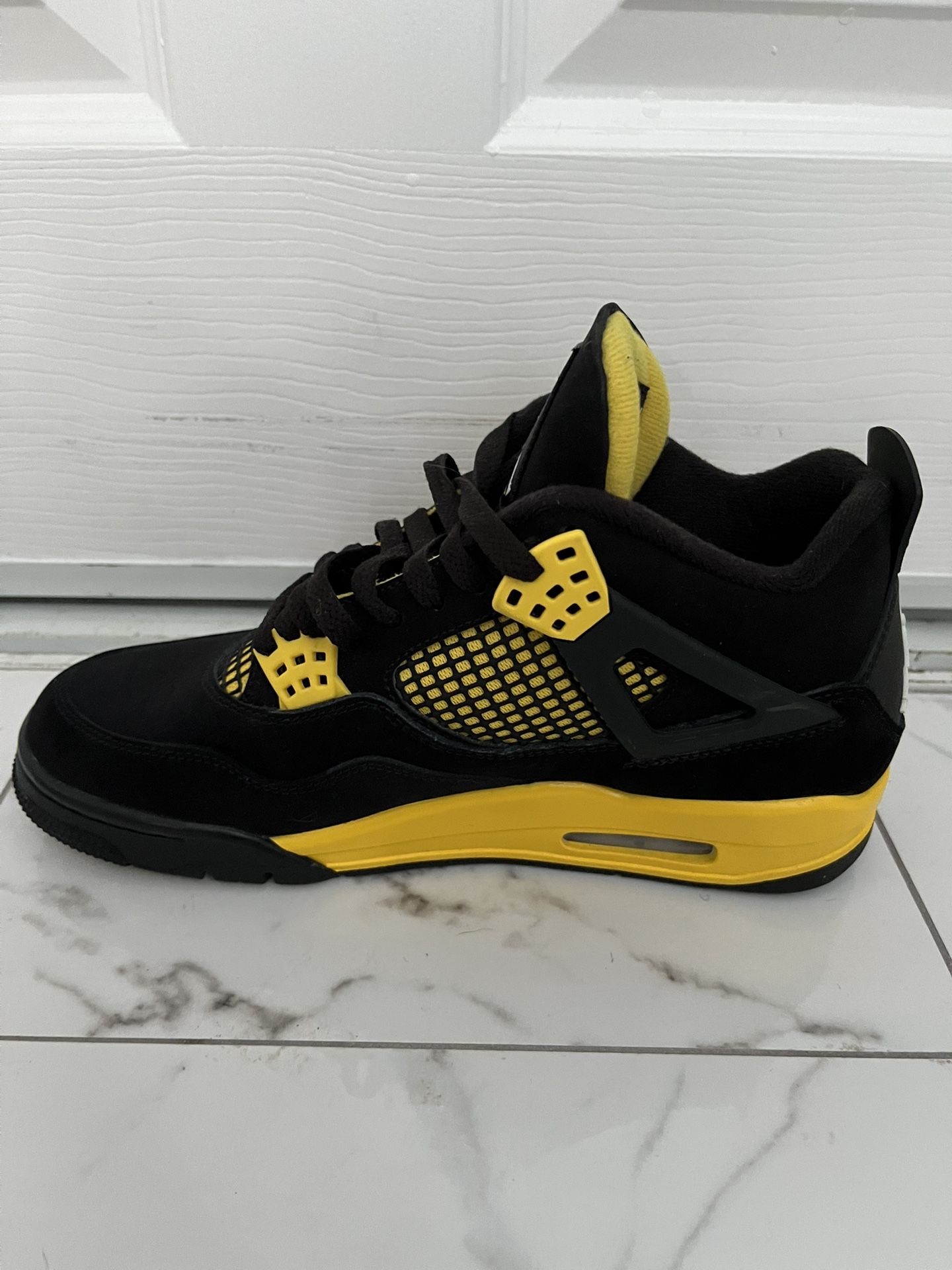 Air Jordan 4 ‘Thunder’