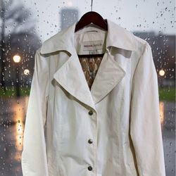 Weather Tamer Women’s Rain Jacket - Cream/White - Size Small(but Fit Like Medium) (Pick up🛒 In Bellevue) *Check out my Other Posts 💕