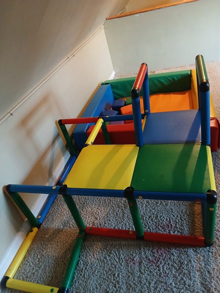 Play Gym With Ball Pit