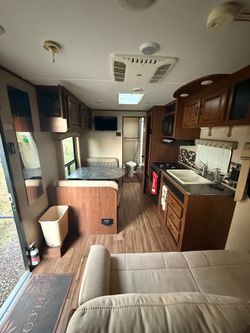 2016 Jayco Travel Trailer RV with Full Kitchen and Bath