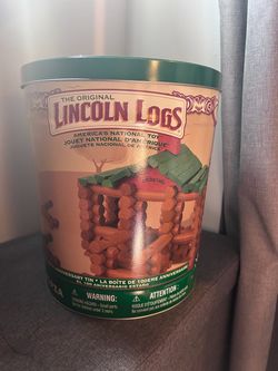 Lincoln Logs 111 Piece Set (Like New)