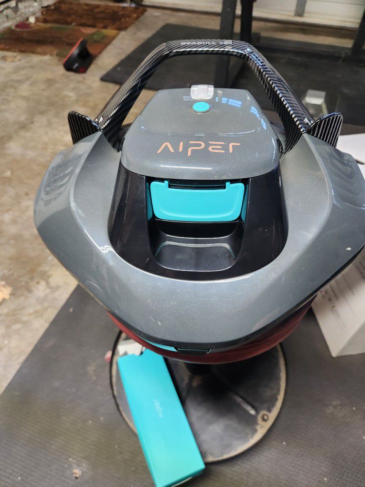 New Cordless Robotic Pool Cleaner