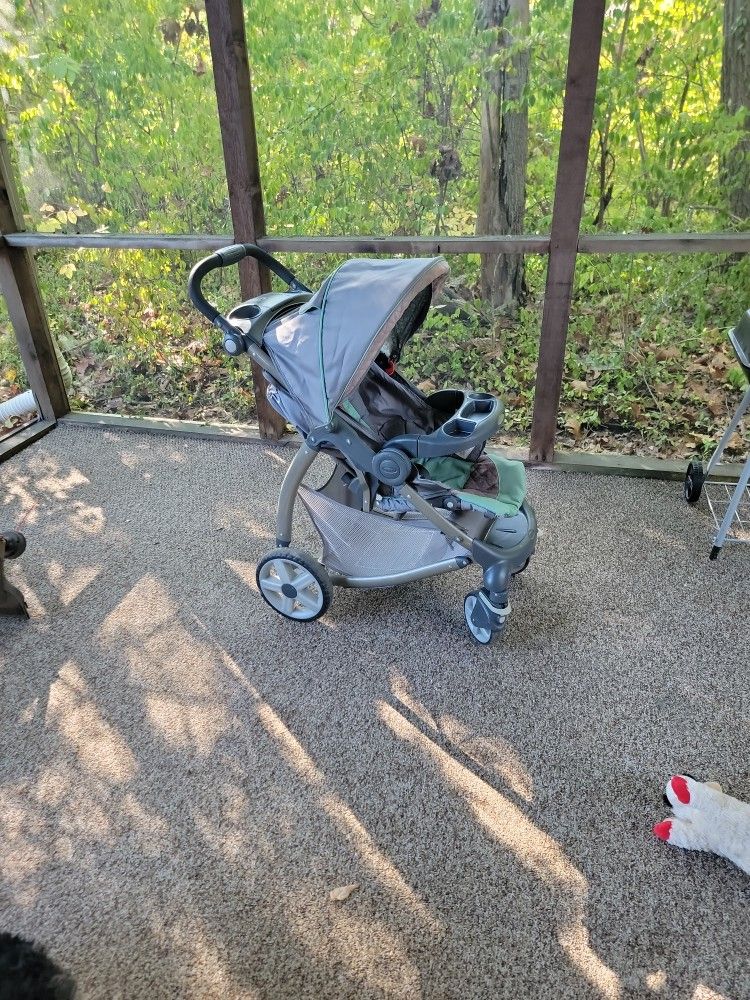 Graco Stroller. Foldable