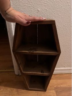 Coffin shelf