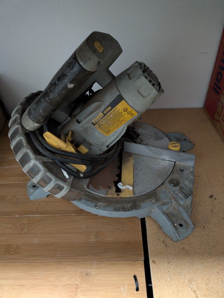 Compound Miter Table Saw