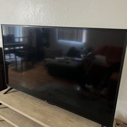 60” 4K UHD LG TV