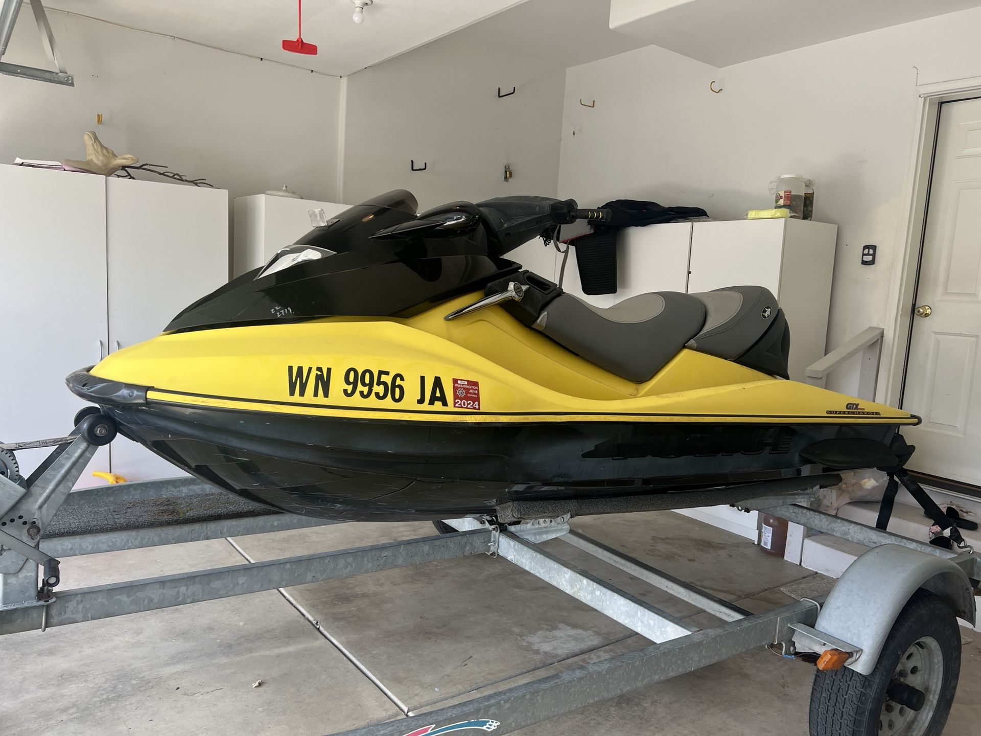 SEADOO 2004 GTX SUPER CHARGE JET SKI 29 HOURS NEW BATTERY READY