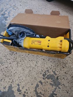 DeWalt DWE402 Angle Grinder