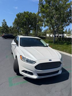 2016 Ford Fusion Hybrid – Great MPG • Perfect Daily Driver