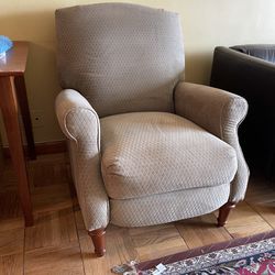New Upholstered Chair w Foot Rest